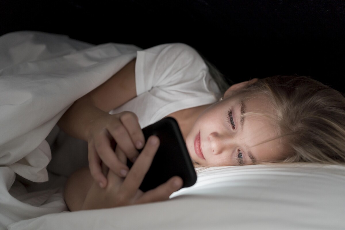Sleep Nutrition Prescribed by SNS: Why We Believe < Opinion < 기사본문 - The  Dankook Herald
